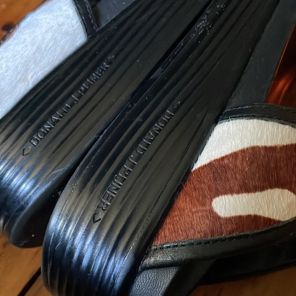 Donald J. Pliner Fawn Sandals size 6.5 - Picture 5 of 7